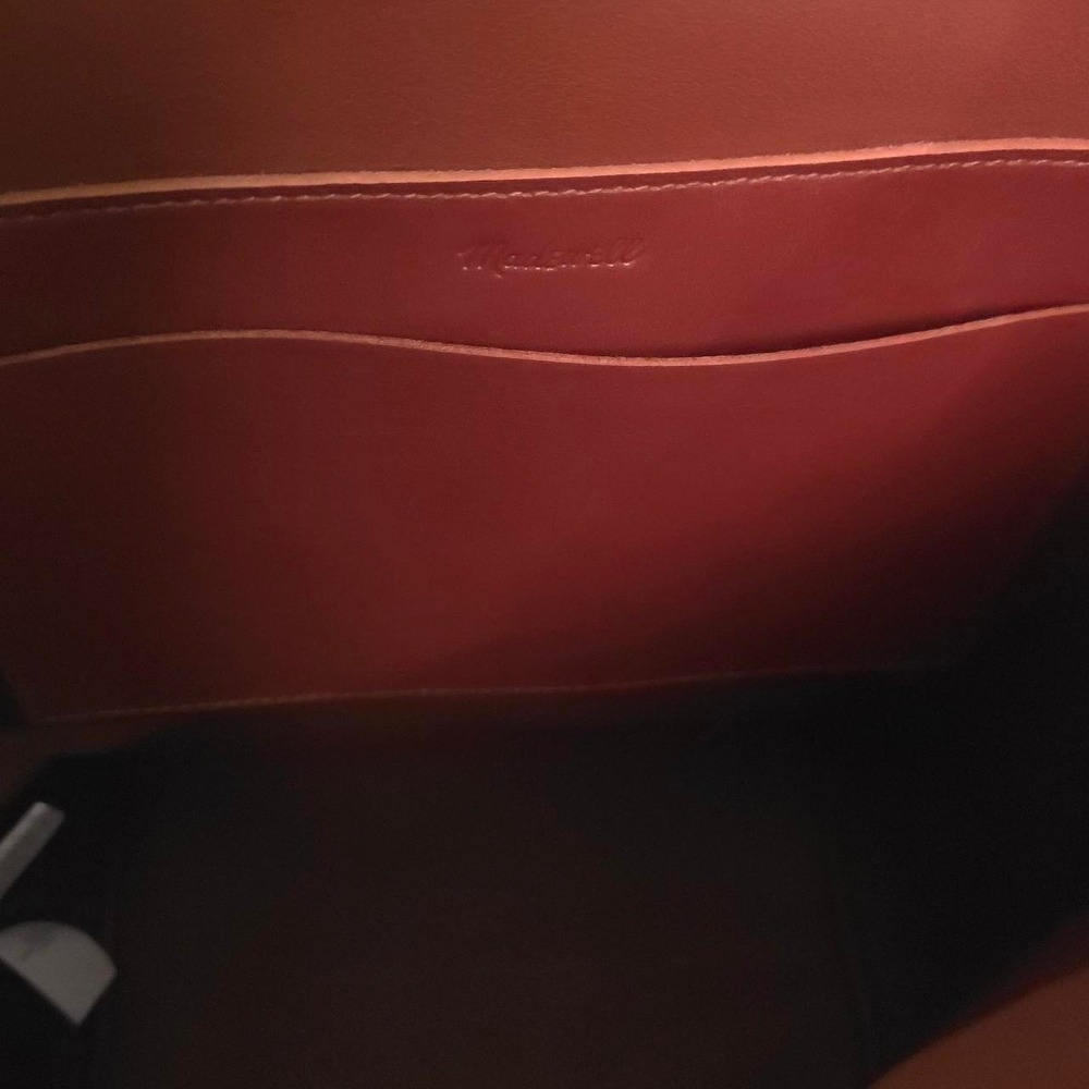 Madewell Essential Bucket Tote Leather Bag NWT - Picture 5 of 5